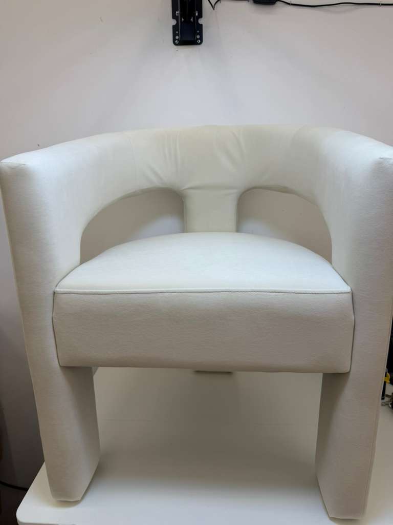 Guyou Modern Barrel Dining Chair, Cream Chenille Upholstered Armchair with Hollow Backrest Comfy Boucle Dining Room Chair for Living/Dining Room/Dressing Table