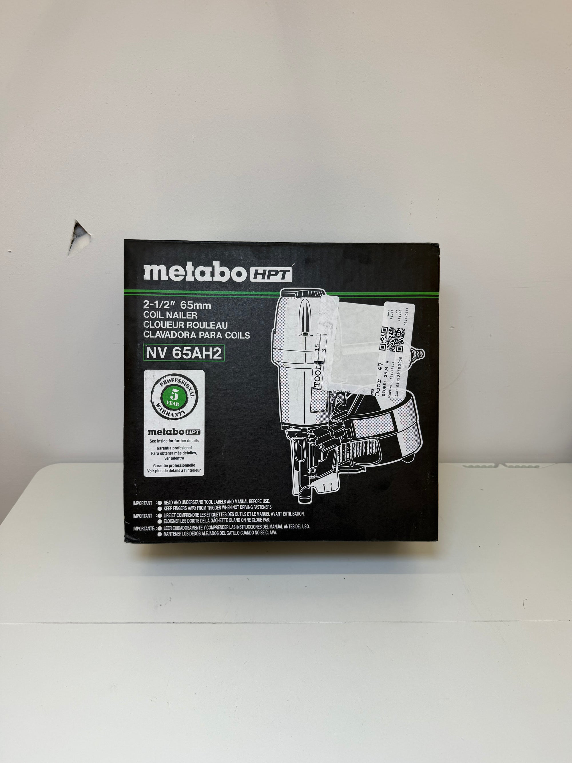 Metabo HPT Coil Siding Nailer, Pro-preferred Pneumatic Power Nailers in Siding Tools, For Sheathing, Decking & Fencing, 15° Plastic Collated Nails and 16° Wire Coil Nails, NV65AH2