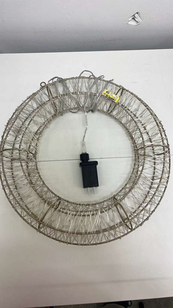 NEW 15" LED Lighted Wreath Frame Metal Ring Battery Operated Tested DIY Decor